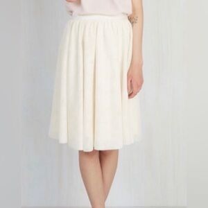 ModCloth tulle cream skirt